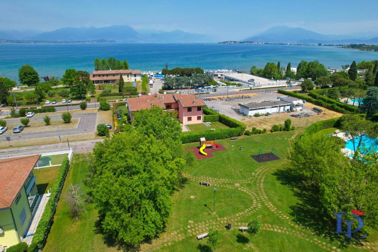 Desenzanoloft Official Partner Marriott Homes & Villas - Dolce Vita With Garden And Pools Desenzano del Garda Eksteriør bilde
