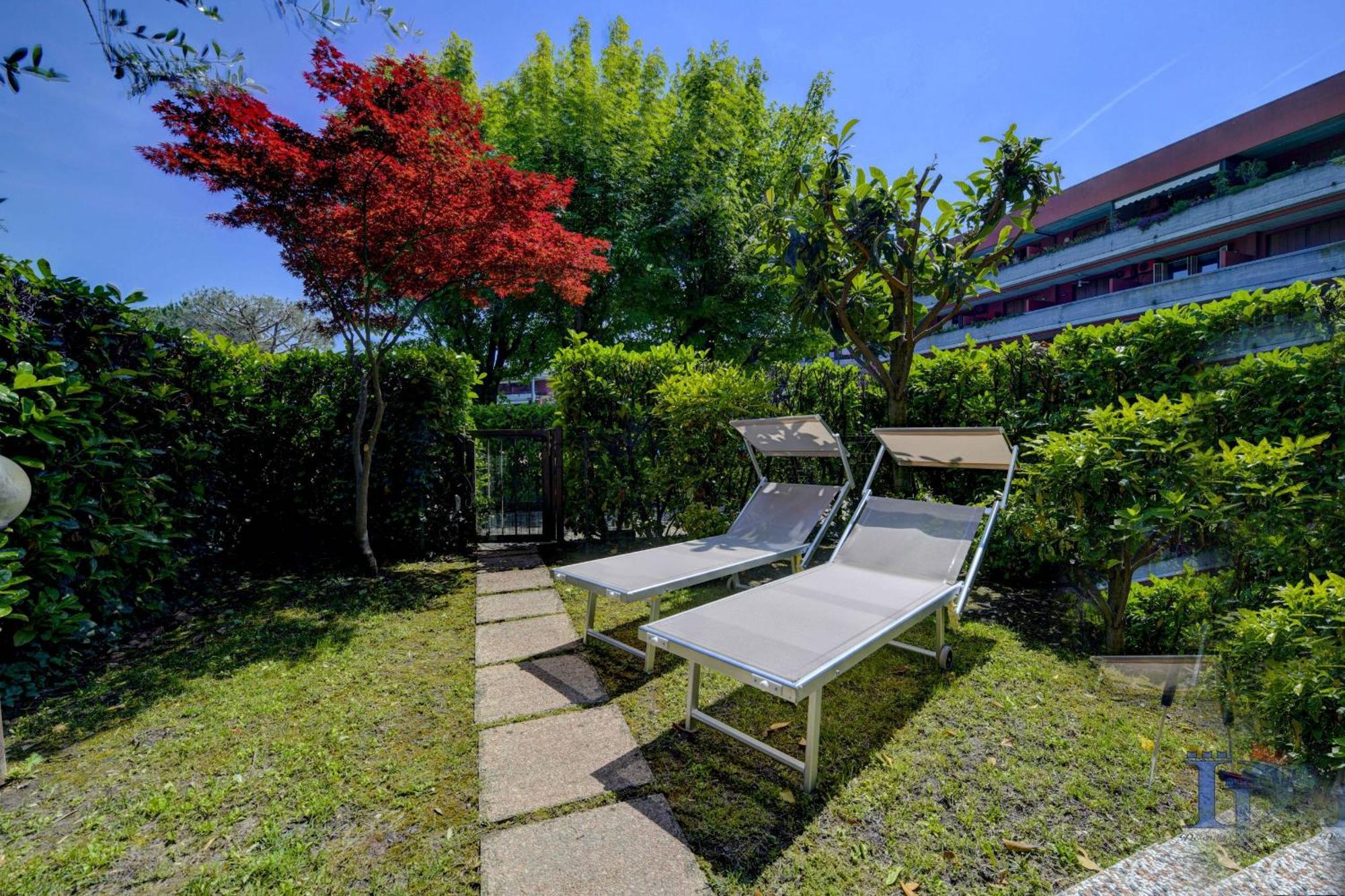 Desenzanoloft Official Partner Marriott Homes & Villas - Dolce Vita With Garden And Pools Desenzano del Garda Eksteriør bilde